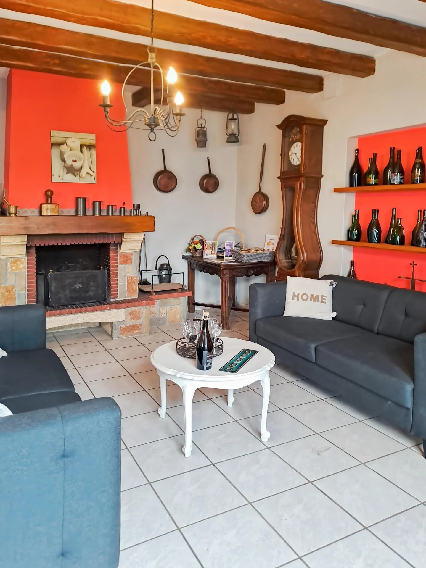 Côté Salle à Manger